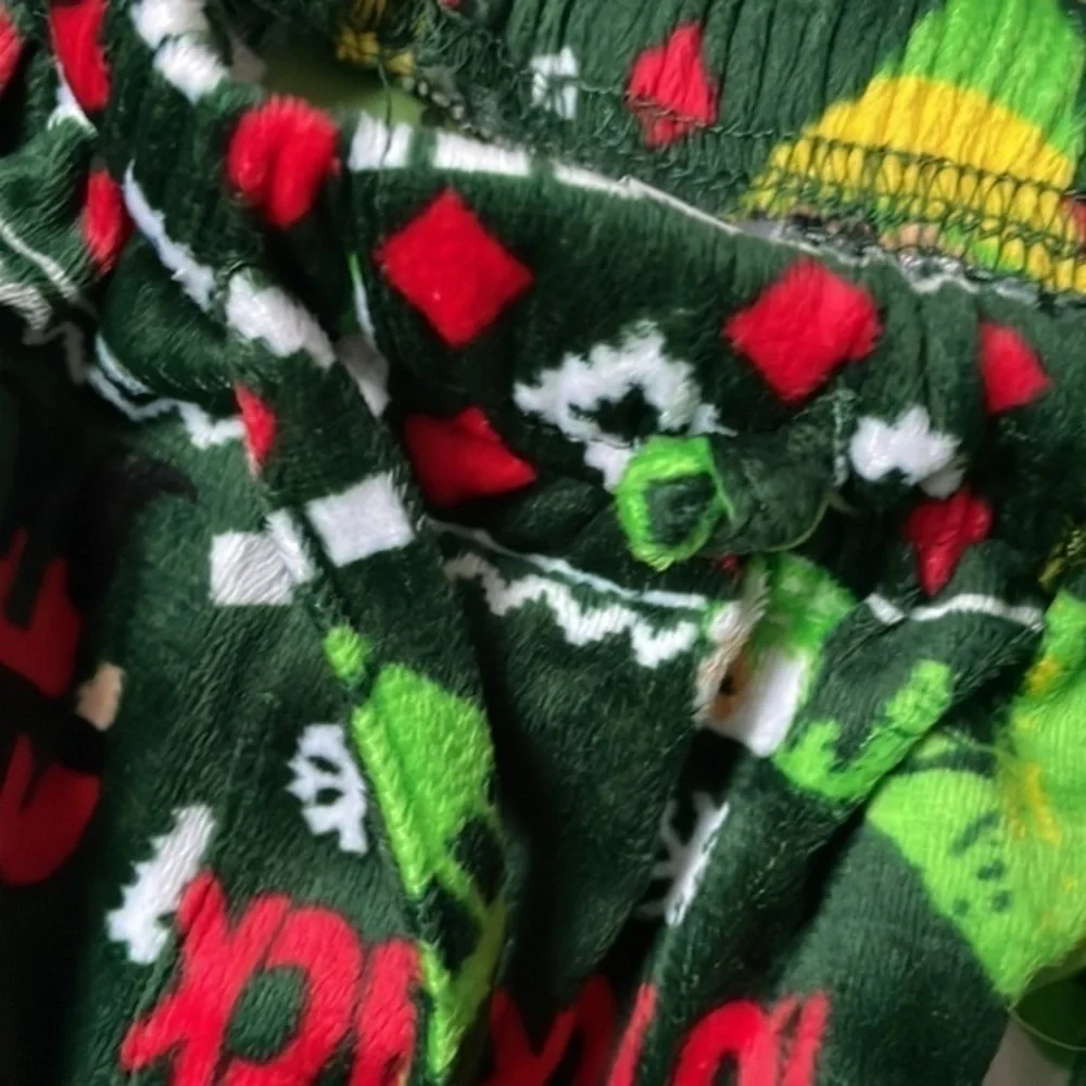 Elf pajama pajama bottoms, size medium, 100% polyester super soft new